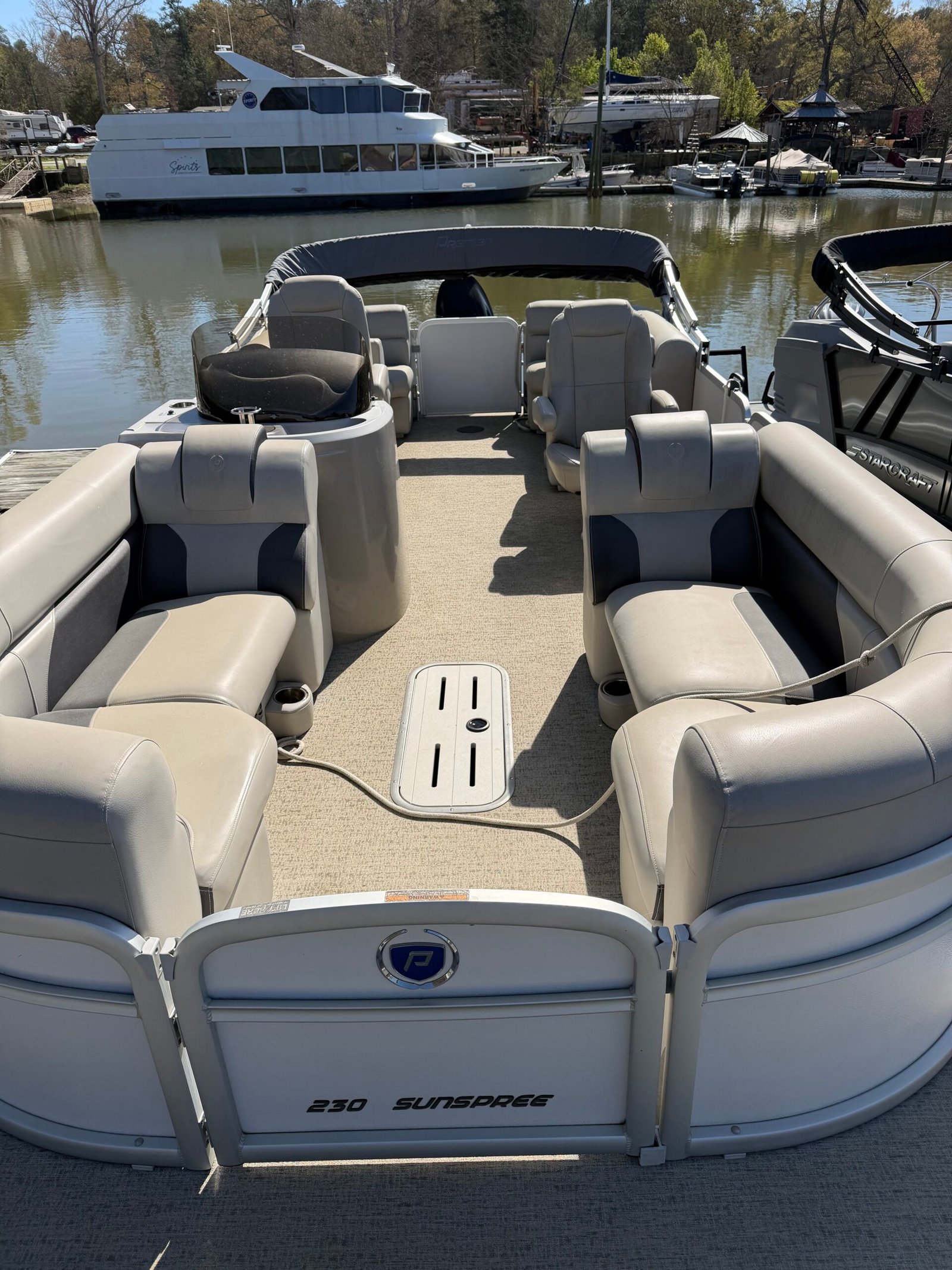 
								2022 Premier Tritoon full									