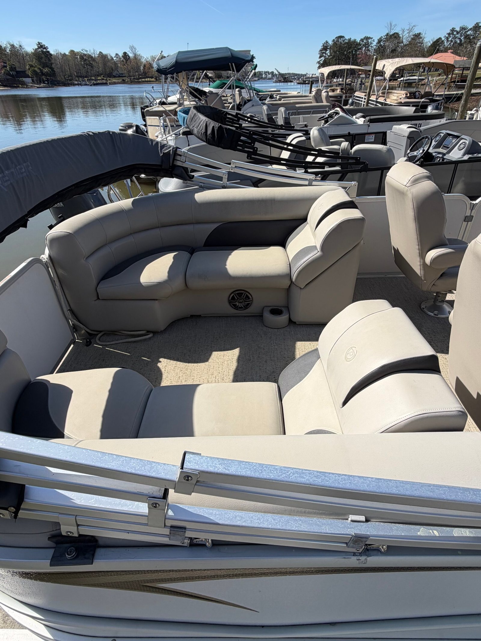 
								2022 Premier Tritoon full									