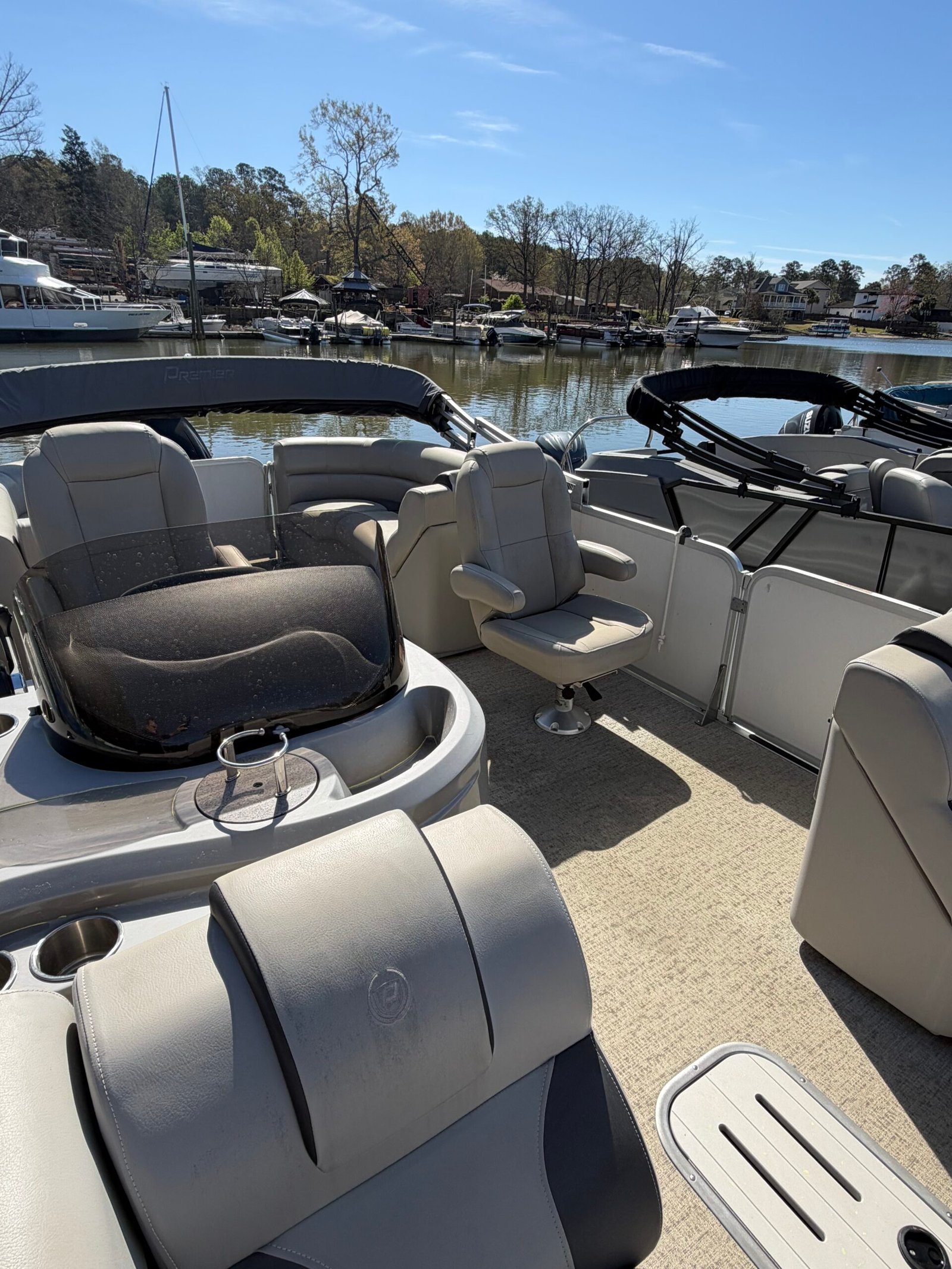 
								2022 Premier Tritoon full									